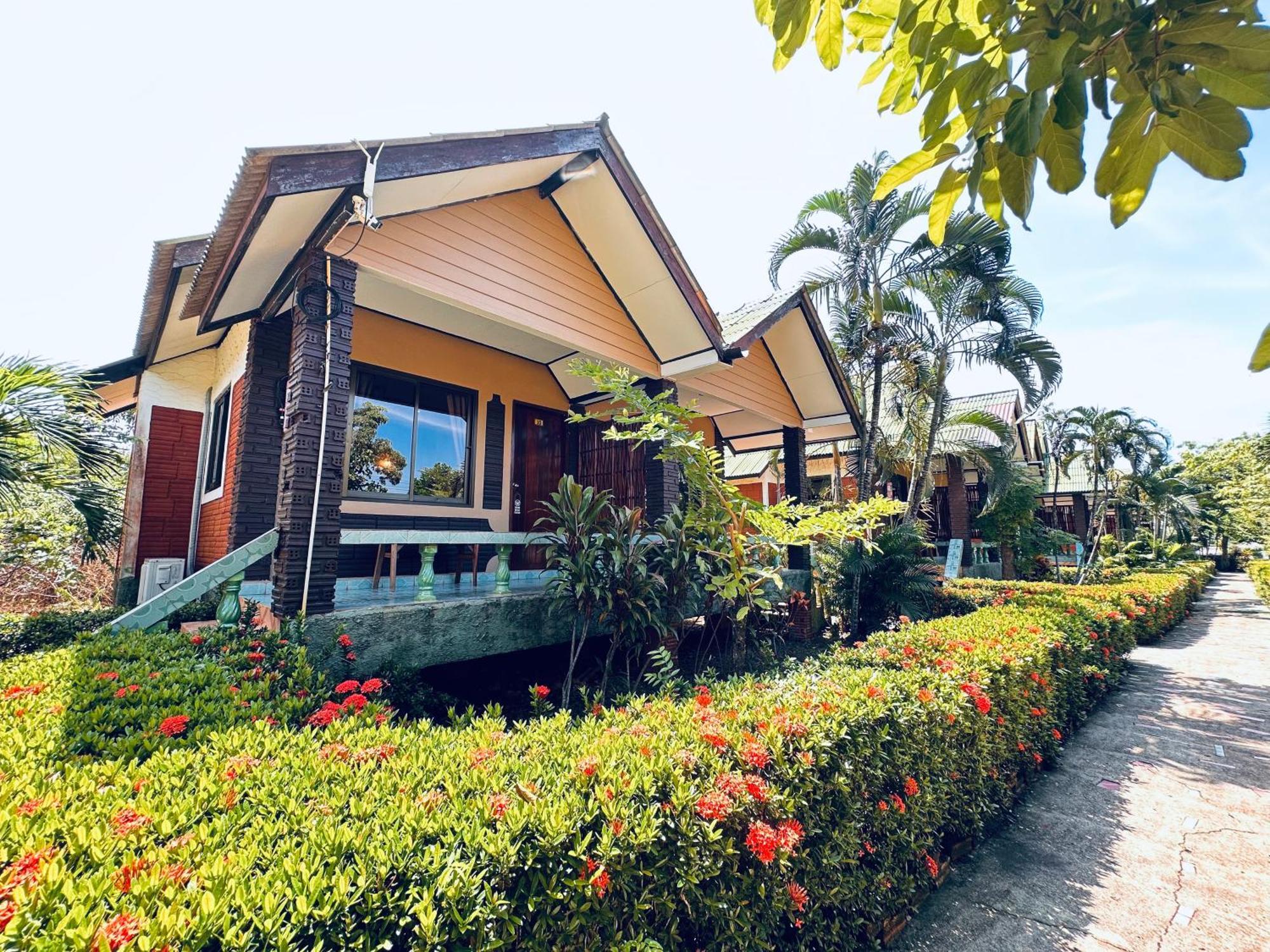 Lanta Queen Resort Koh Lanta Exterior photo